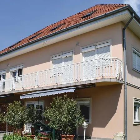 Vecsey Karoly Utca-zamardi Apartament *